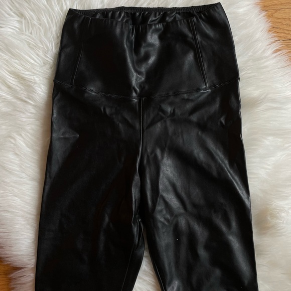 Aritzia/Wilfred Free Daria Pant- Black - Picture 5 of 7